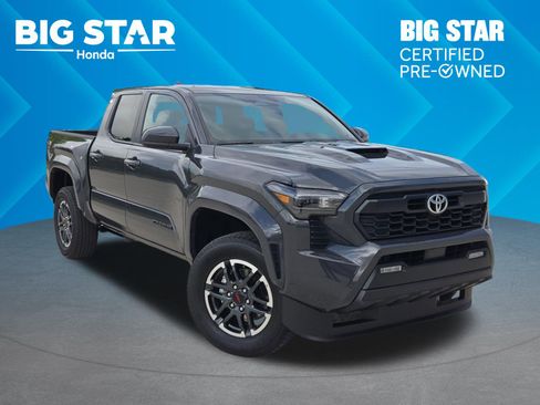 Used 2025 Toyota Tacoma TRD Sport AWD/4WD image 1