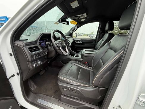 Used 2021 GMC Yukon XL SLT AWD/4WD image 16