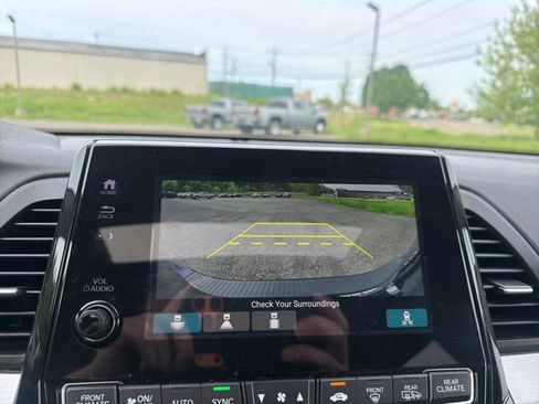 Used 2024 Honda Odyssey EX-L image 17
