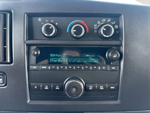 Used 2018 Chevrolet Express 2500 w/ Driver Convenience Package RWD image 33