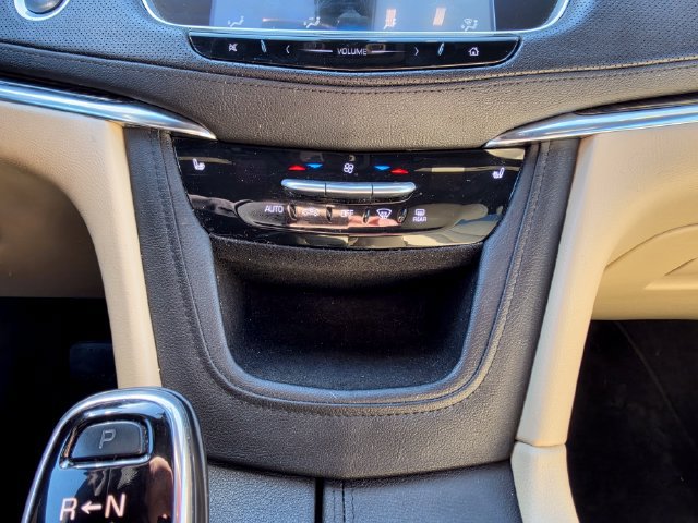 Used 2018 Cadillac XT5 AWD image 23