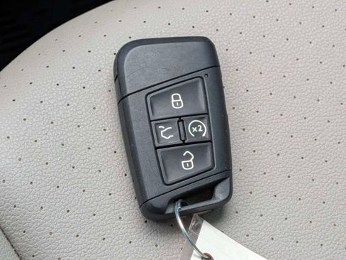 Used 2019 Volkswagen Atlas SE w/ Towing Package FWD image 34