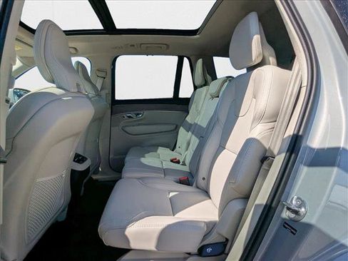 New 2026 Volvo XC90 B6 Ultra image 19