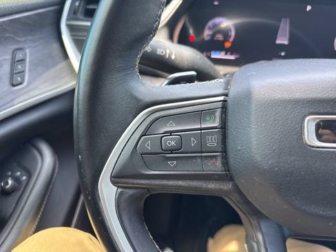Used 2021 Jeep Grand Cherokee L Limited AWD/4WD image 6