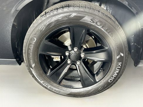 Used 2018 Dodge Challenger SXT image 11