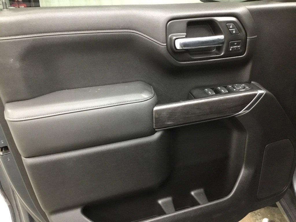 Used 2019 Chevrolet Silverado 1500 LTZ AWD/4WD image 8
