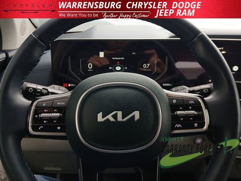 Used 2025 Kia Carnival SX Prestige image 23