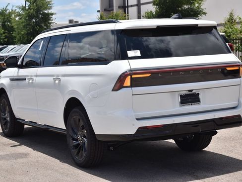 New 2026 Lincoln Navigator L Reserve w/ Jet Appearance Package AWD/4WD image 9