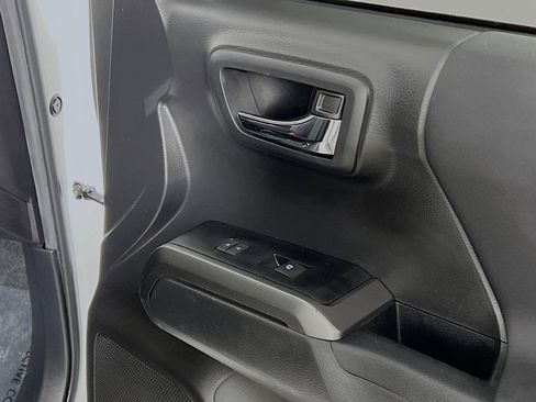 Used 2023 Toyota Tacoma TRD Sport image 32