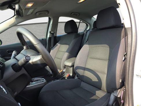 Used 2014 Chevrolet Cruze LT FWD image 14