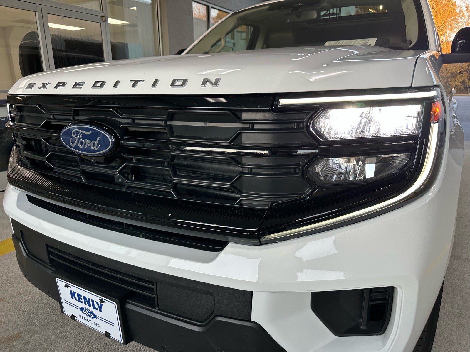 Certified 2025 Ford Expedition Active RWD image 2