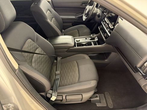Used 2025 Nissan Pathfinder SV AWD/4WD image 21