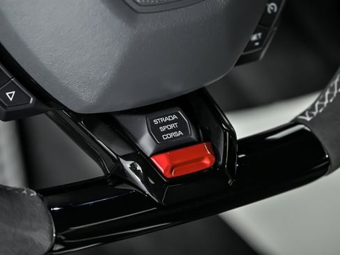 Used 2023 Lamborghini Huracan Tecnica image 28