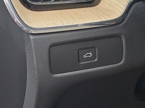 New 2026 Volvo XC60 B5 Plus w/ Climate Package AWD/4WD image 11