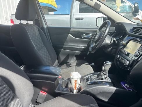 Used 2018 Nissan Rogue Sport SV w/ SV Technology Package image 14