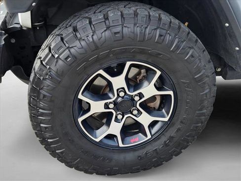 Used 2021 Jeep Wrangler Unlimited Rubicon w/ Cold Weather Group image 21