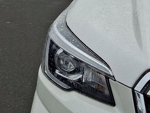 Used 2020 Subaru Forester Limited image 9