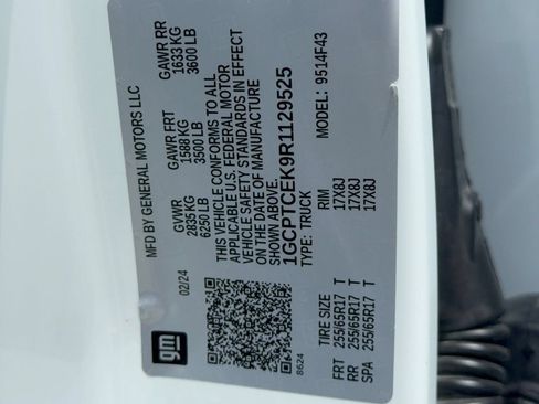 Certified 2024 Chevrolet Colorado LT w/ LT Convenience Package II AWD/4WD image 29
