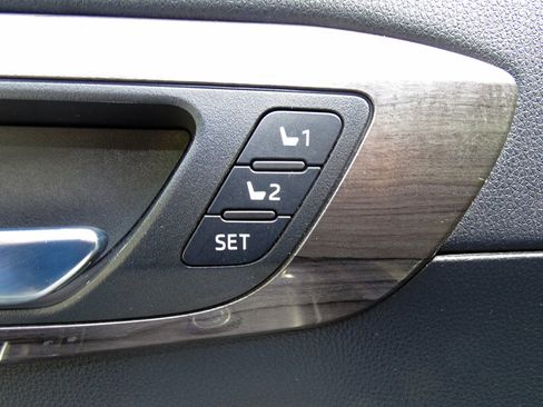 Used 2022 Toyota Highlander Platinum image 15