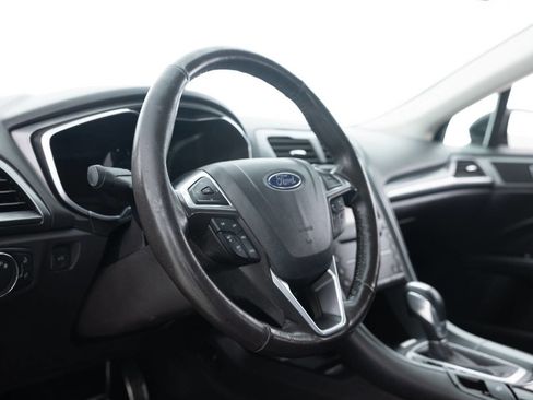 Used 2016 Ford Fusion Titanium image 23