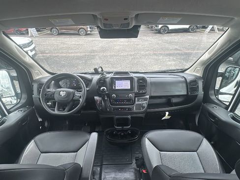 Used 2026 RAM ProMaster 2500 w/ Convenience Group FWD image 24