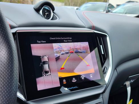 Used 2023 Maserati Ghibli Trofeo image 17