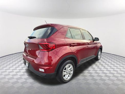 Used 2024 Hyundai Venue SE image 5