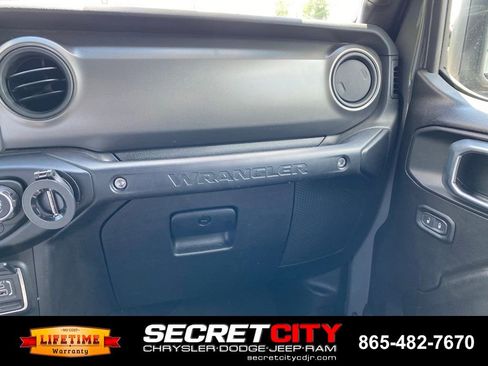 Used 2023 Jeep Wrangler Unlimited w/ Sun & Screen Package AWD/4WD image 14