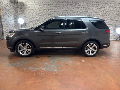 Used 2019 Ford Explorer Limited w/ Class III Trailer Tow Package FWD image 4