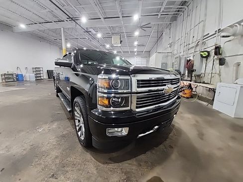 Used 2017 Chevrolet Silverado 1500 LT w/ All Star Edition AWD/4WD image 4