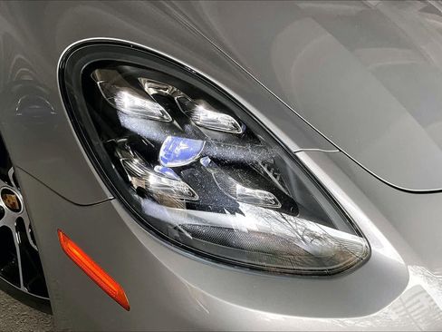 Used 2022 Porsche Panamera GTS image 27