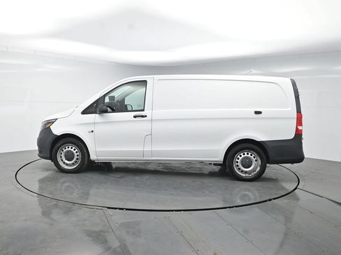 Used 2019 Mercedes-Benz Metris image 2