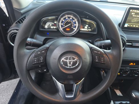 Used 2018 Toyota Yaris iA image 17