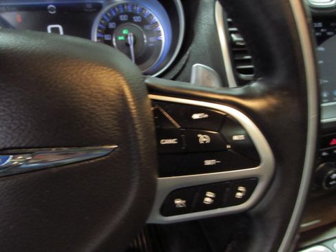 Used 2018 Chrysler 300 C w/ Sun, Sound & Nav Package image 16