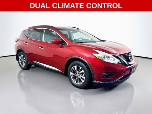 Used 2017 Nissan Murano SV image 2