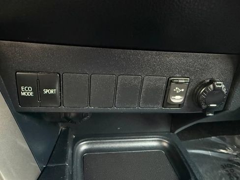 Used 2018 Toyota RAV4 XLE w/ Plus Extra Value Package AWD/4WD image 10