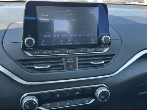 Used 2022 Nissan Altima 2.5 SV image 19