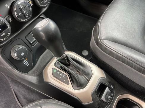 Used 2016 Jeep Renegade Limited w/ Trailer Tow Group image 22