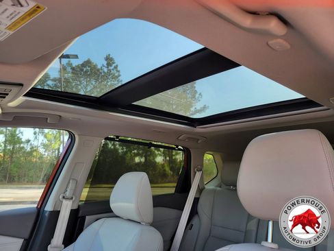 Used 2024 Nissan Rogue SL w/ SL Premium Package image 24