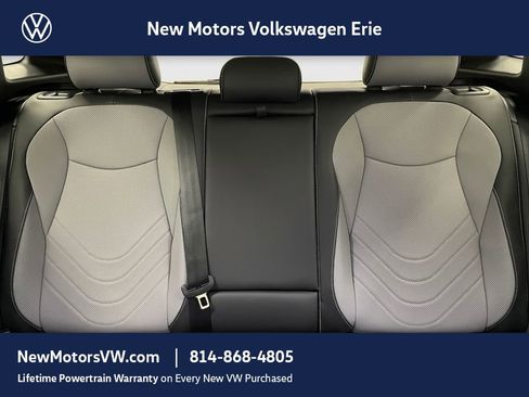 New 2026 Volkswagen Tiguan SE R-Line image 11