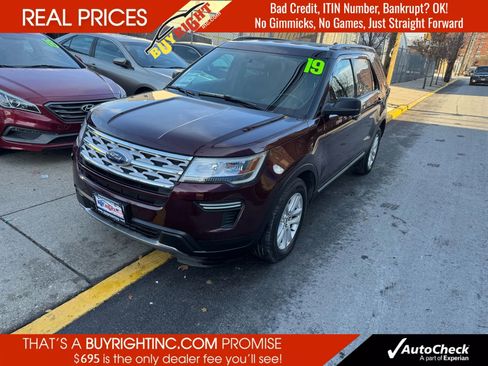 Used 2019 Ford Explorer XLT image 1