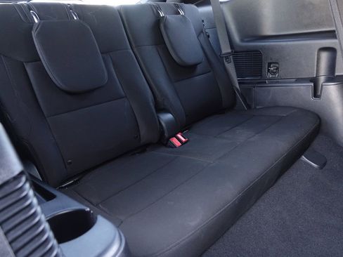 Used 2020 Ford Explorer XLT image 12