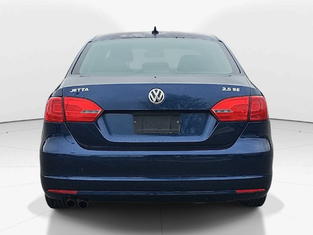 Used 2011 Volkswagen Jetta SE FWD image 7