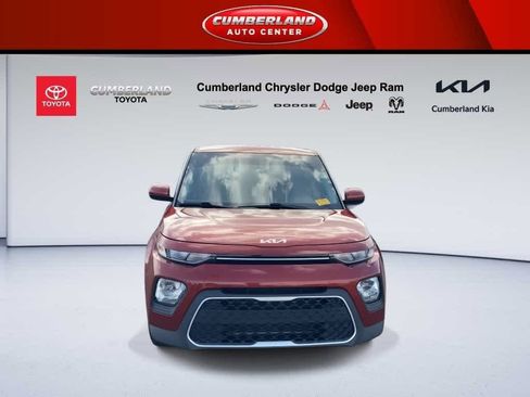 Used 2022 Kia Soul LX image 3