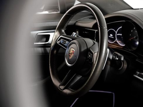 Used 2021 Porsche Panamera image 14