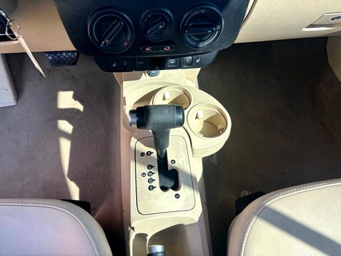 Used 2004 Volkswagen Beetle GLS image 17