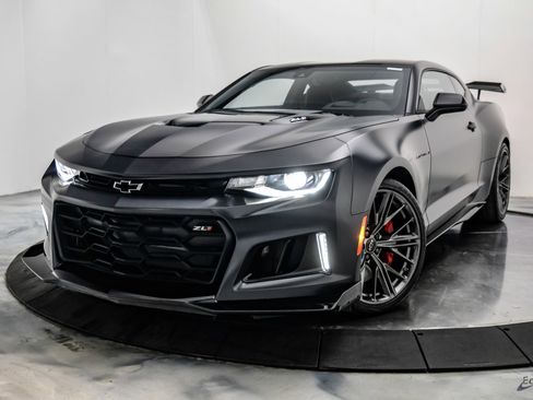 Used 2024 Chevrolet Camaro ZL1 RWD image 5