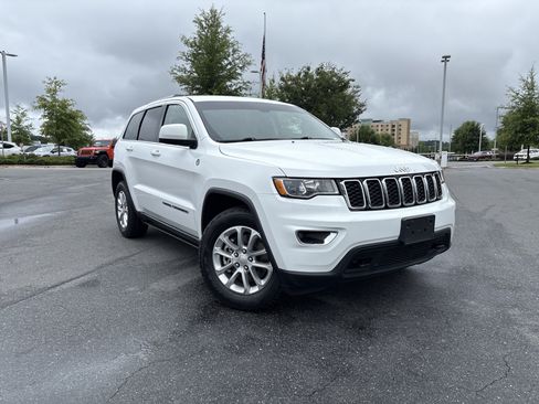 Certified 2021 Jeep Grand Cherokee Laredo AWD/4WD image 2