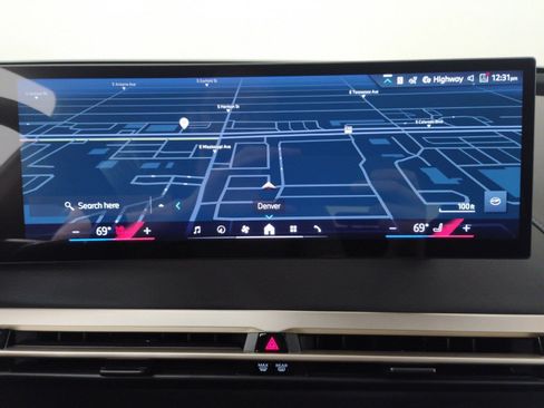 Used 2025 BMW iX xDrive50 w/ Premium Package image 22