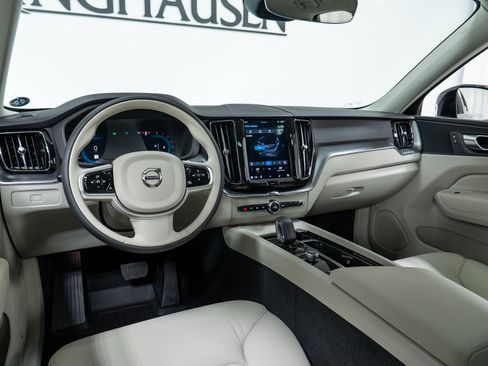 New 2025 Volvo XC60 B5 Core w/ Protection Package Premier image 16